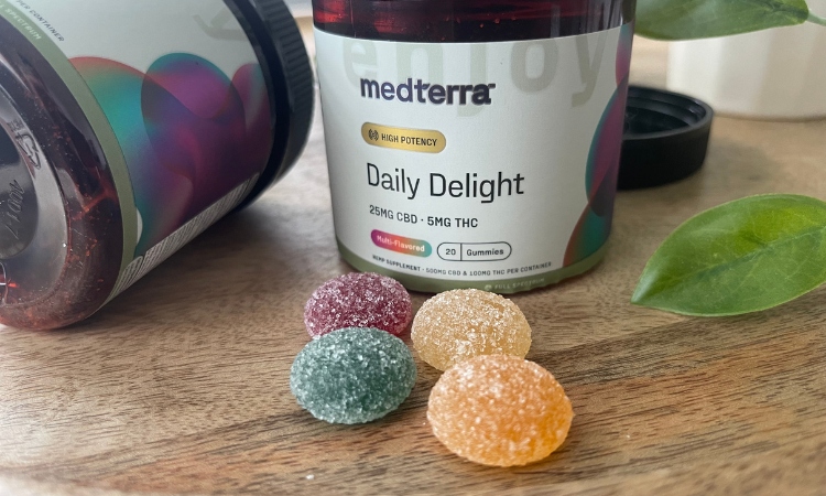 daily delight cbd thc gummies by medterra